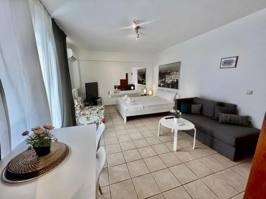 Modern Studio Large Veranda -Metro Station Suggrou Appartement Athene Buitenkant foto